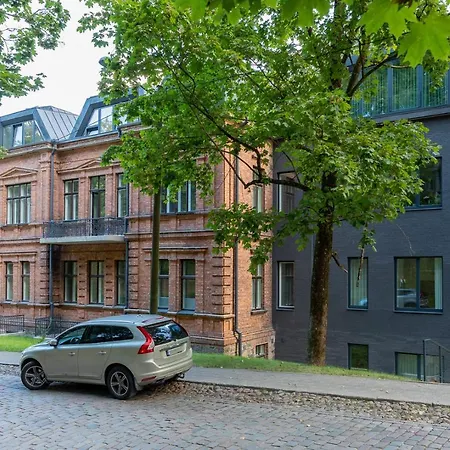 Vallikraavi Lux * Tartu